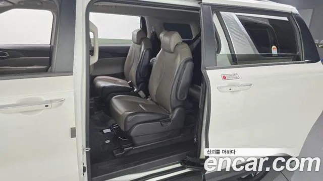 Kia Carnival 4th Gen — Фото автомобиля 18