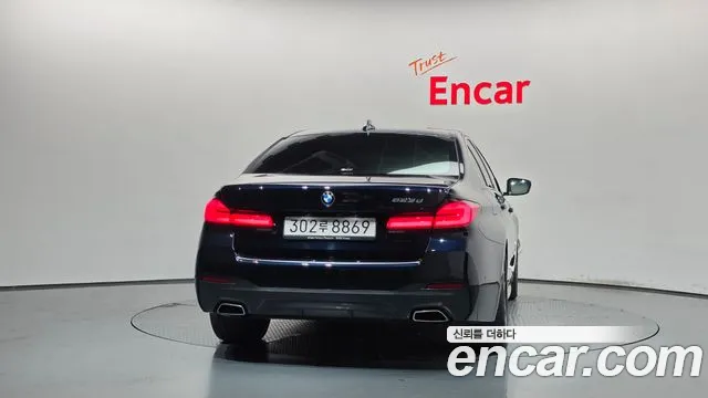 BMW 5 Series G30 — Фото автомобиля 4