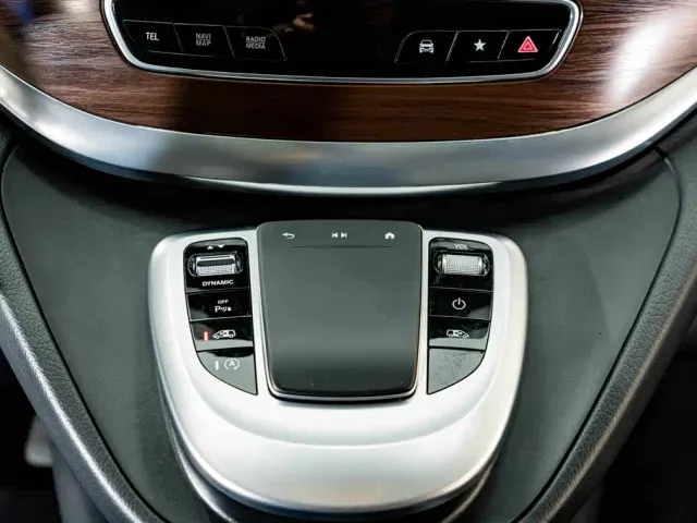 Mercedes-Benz V-Class — Фото автомобиля 14