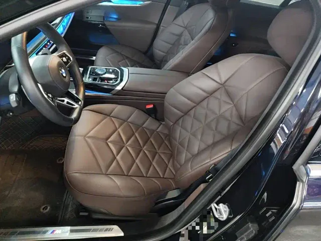 BMW 7 Series — Фото автомобиля 19