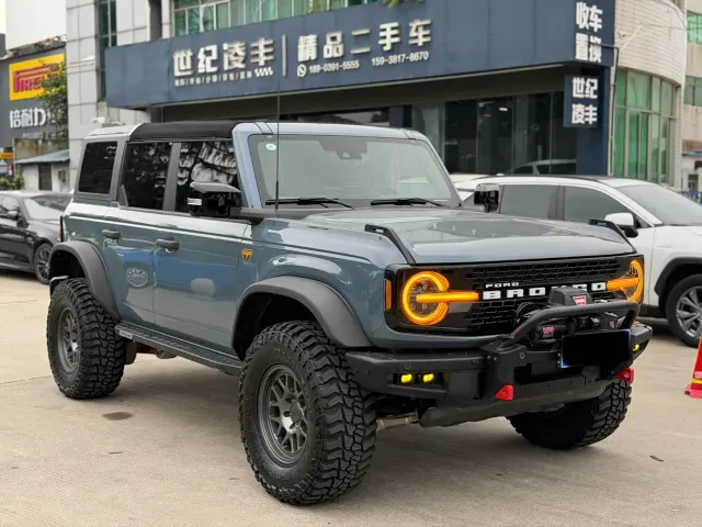 Ford Bronco — Фото автомобиля 3