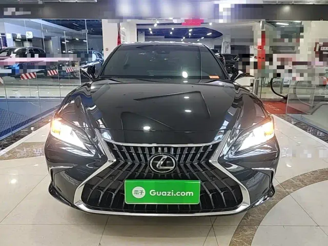 Lexus ES — Фото автомобиля 2