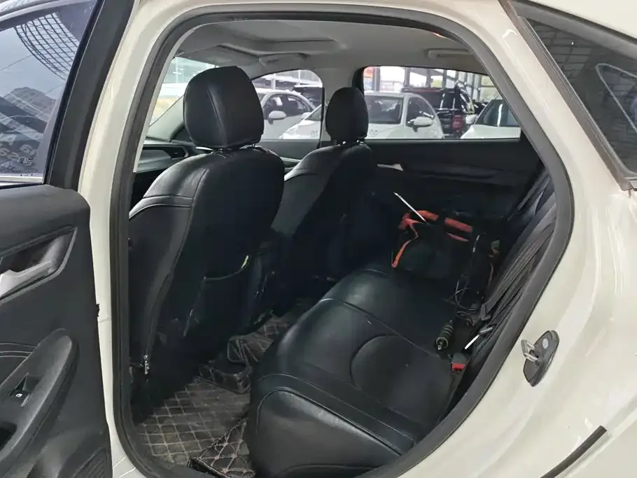 Ford Ford Escort 2021 1.5L Automatic Diamond Edition — Фото автомобиля 11