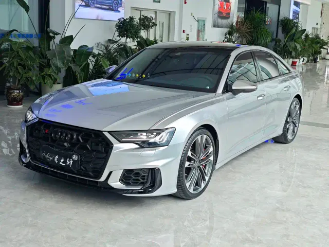 Фотография автомобиля — Audi S6