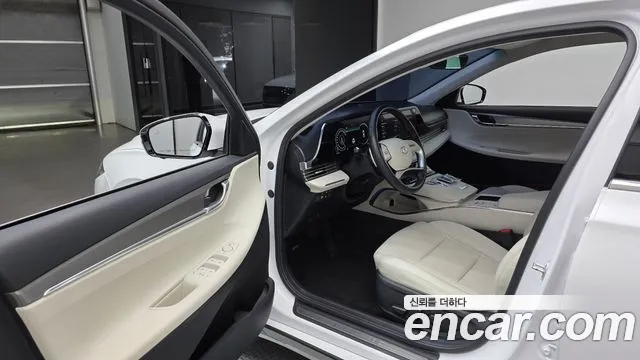 Hyundai Grandeur New — Фото автомобиля 15