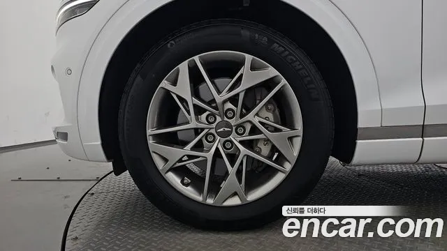 Genesis GV70 2.5T Бензин 2WD — Фото автомобиля 3