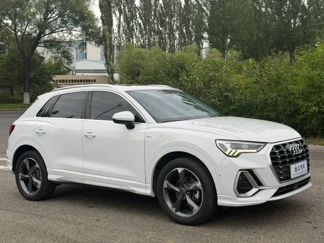 Audi Q3 — Фото автомобиля 3
