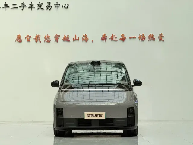 Li Auto MEGA — Фото автомобиля 2
