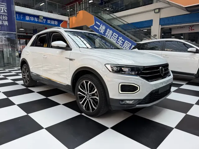 Volkswagen T-Roc — Фото автомобиля 3
