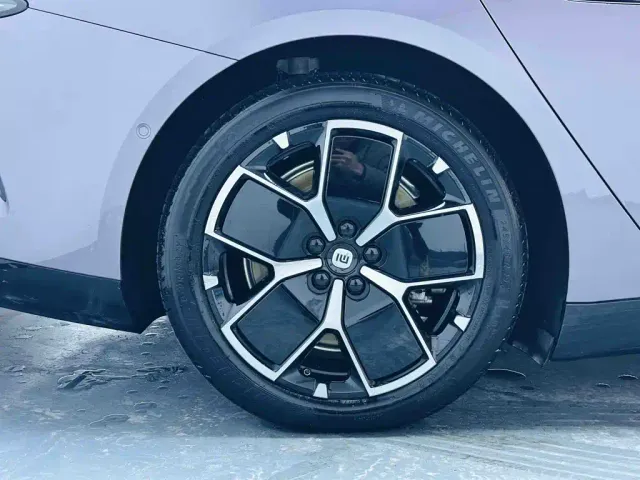 Xiaomi SU7 — Фото автомобиля 22