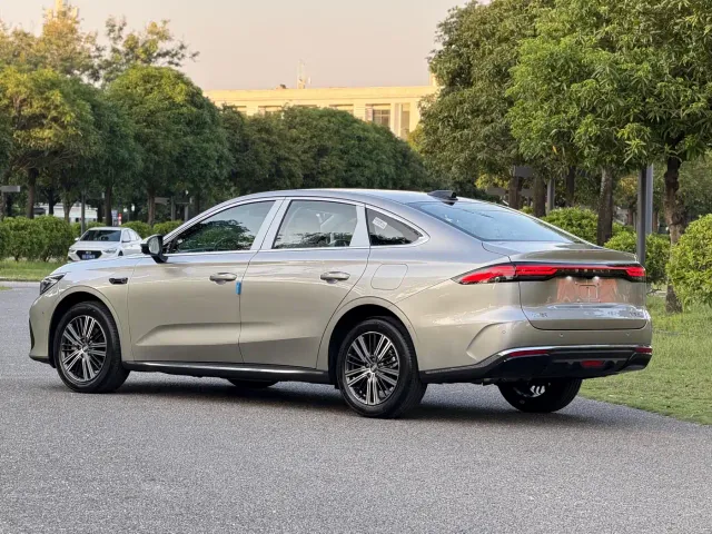 Geely Galaxy Stellar 6 — Фото автомобиля 28