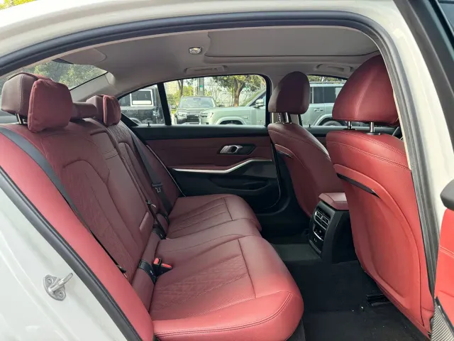 BMW 3 Series — Фото автомобиля 13