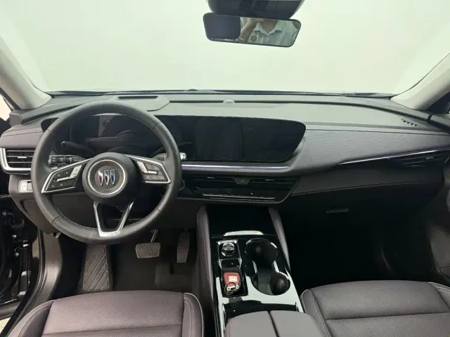 Buick Envision Plus — Фото автомобиля 9