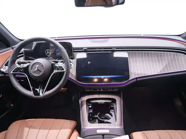 Mercedes-Benz E-Class — Фото автомобиля 14
