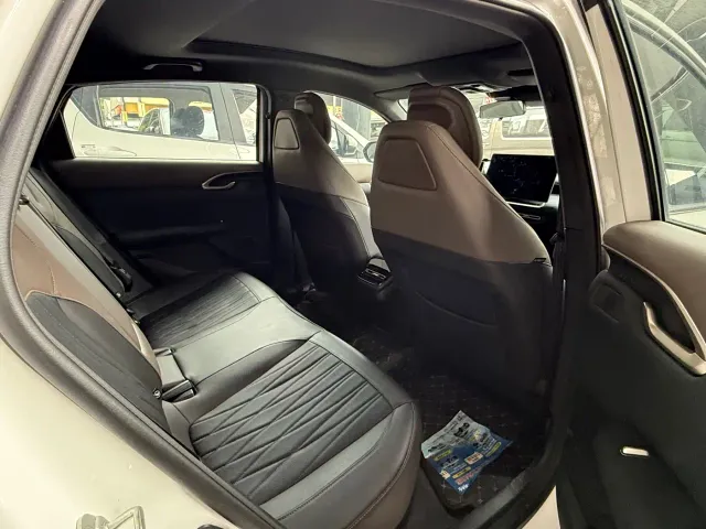 Changan Eado — Фото автомобиля 6