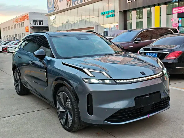 Lynk & Co 08 EM-P — Фото автомобиля 4