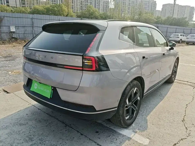 Volvo XC70 Plug-in Hybrid — Фото автомобиля 6