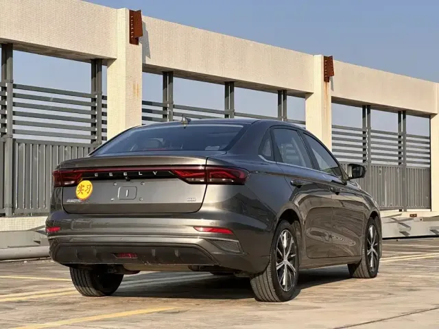 Geely Emgrand — Фото автомобиля 6