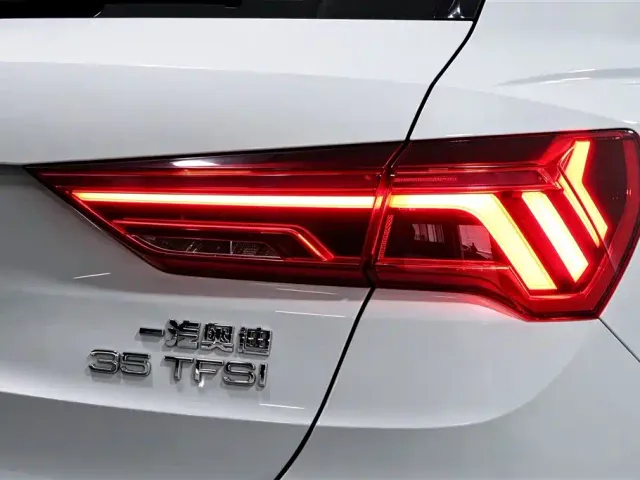 Audi Q3 — Фото автомобиля 17