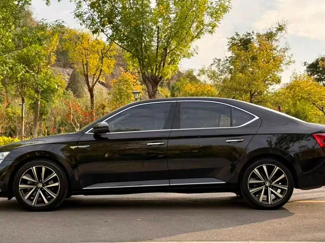 Skoda Superb — Фото автомобиля 15