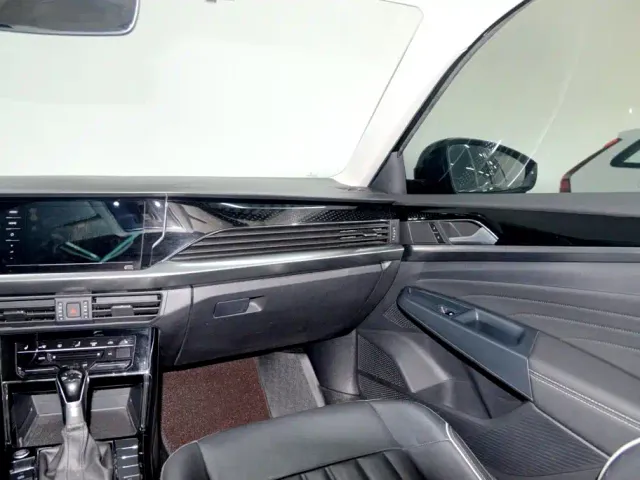 Volkswagen Passat — Фото автомобиля 15
