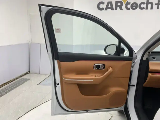 Leapmotor C16 — Фото автомобиля 16