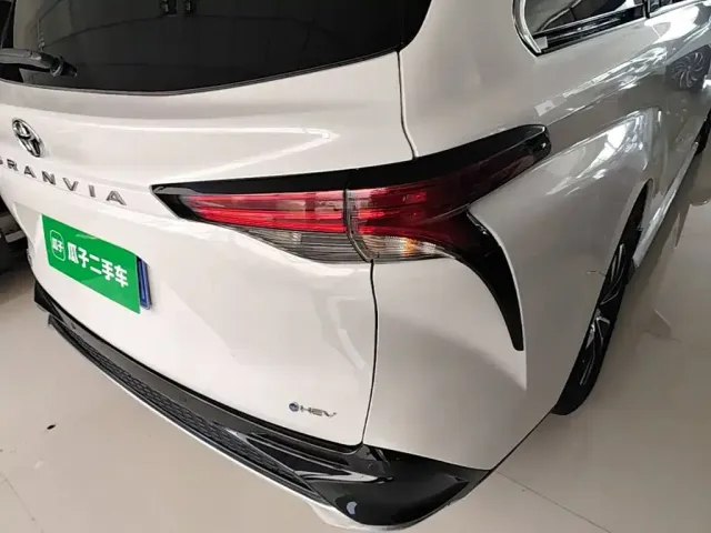 Toyota Granvia — Фото автомобиля 7