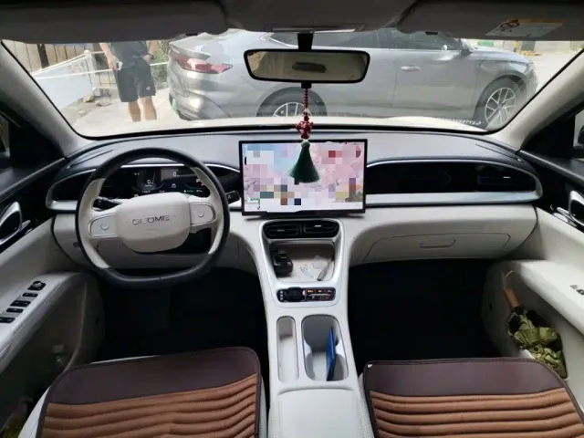 Geely Starry Wish — Фото автомобиля 10