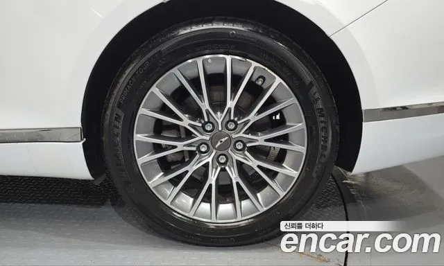 Genesis G80 RG3 — Фото автомобиля 6