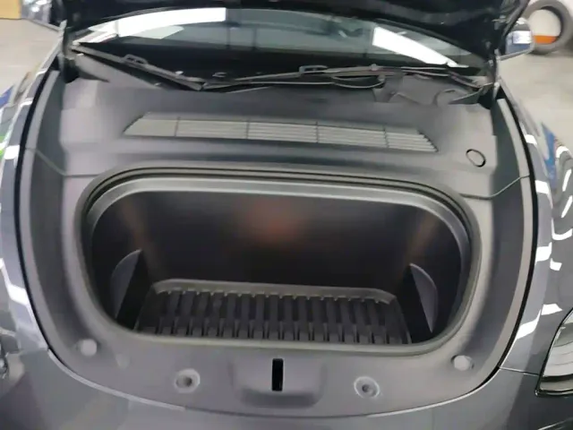 Tesla Model Y — Фото автомобиля 19