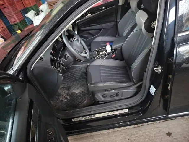 Volkswagen Passat — Фото автомобиля 7