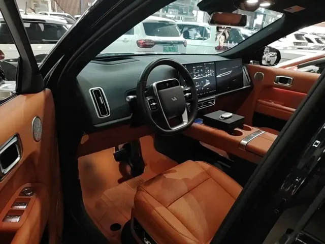 Li Auto L9 — Фото автомобиля 15