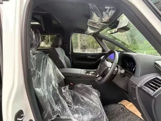 Toyota Alphard — Фото автомобиля 5