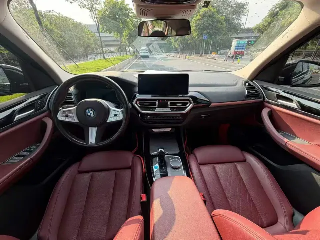 BMW iX3 — Фото автомобиля 9