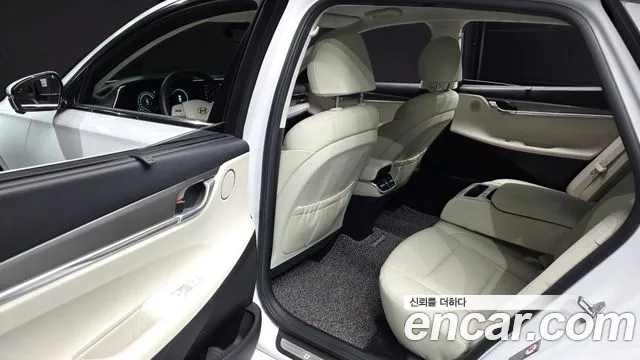 Hyundai Grandeur — Фото автомобиля 10
