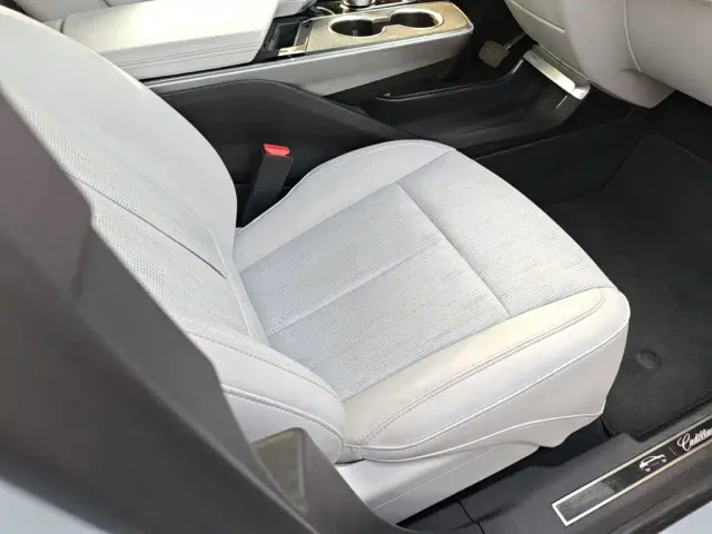 Cadillac Lyriq — Фото автомобиля 24