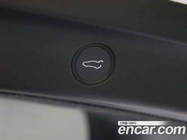 Tesla Model Y — Фото автомобиля 15