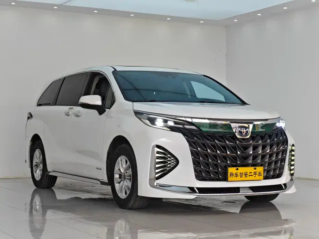 Toyota Granvia — Фото автомобиля 3