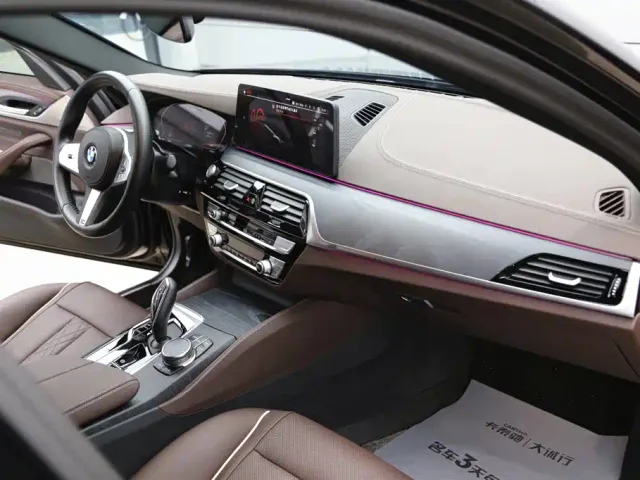 BMW 5 Series — Фото автомобиля 21