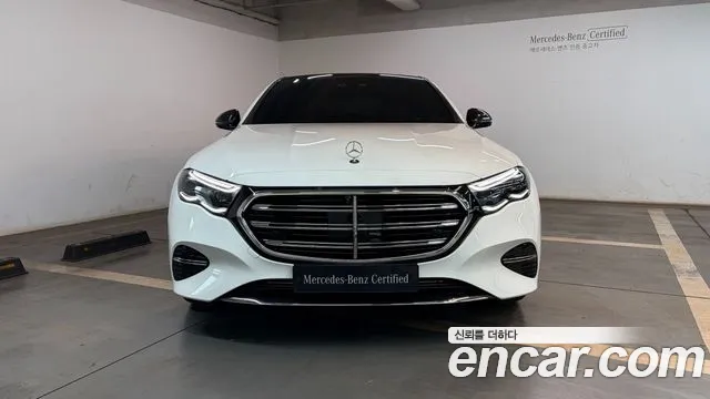 Mercedes-Benz E-Class — Фото автомобиля 3