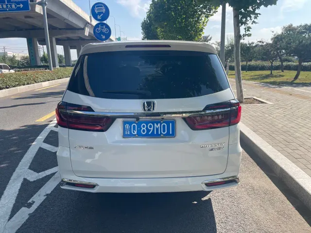 Honda Odyssey — Фото автомобиля 8