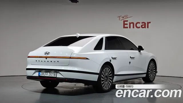 Hyundai Grandeur — Фото автомобиля 2