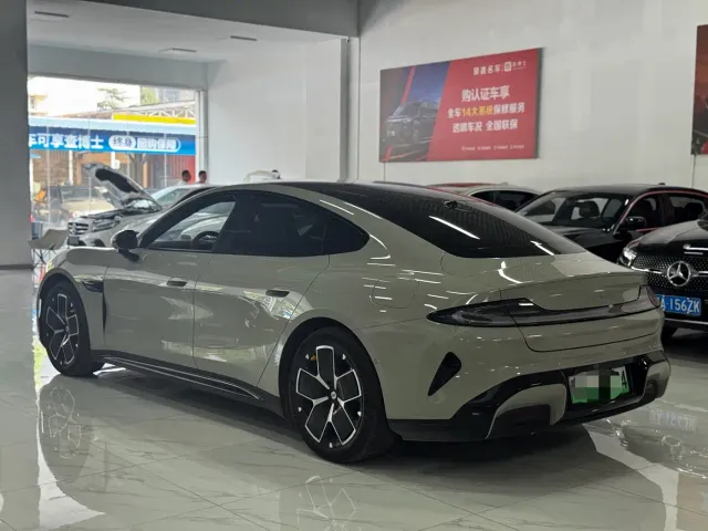 Xiaomi SU7 — Фото автомобиля 11