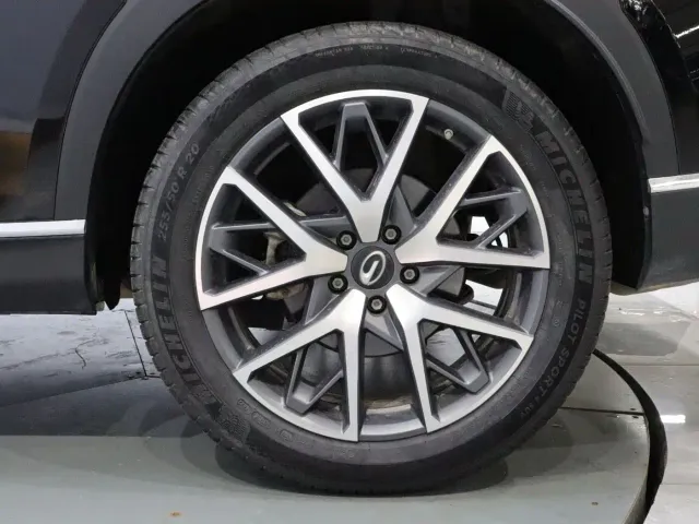 GAC Trumpchi GS8 — Фото автомобиля 21