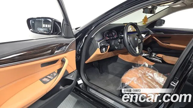 BMW 5 Series G30 — Фото автомобиля 15
