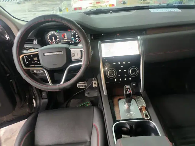 Land Rover Discovery Sport — Фото автомобиля 9