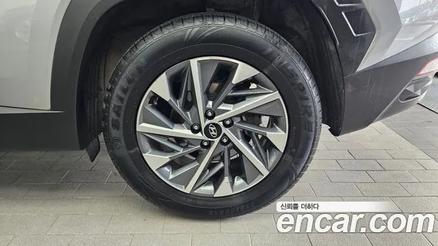 Hyundai Tucson Tucson (NX4) Бензин 1.6 турбо 2WD — Фото автомобиля 21