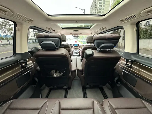 Mercedes-Benz V-Class — Фото автомобиля 11