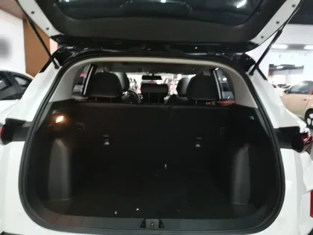 Geely Binyue — Фото автомобиля 18