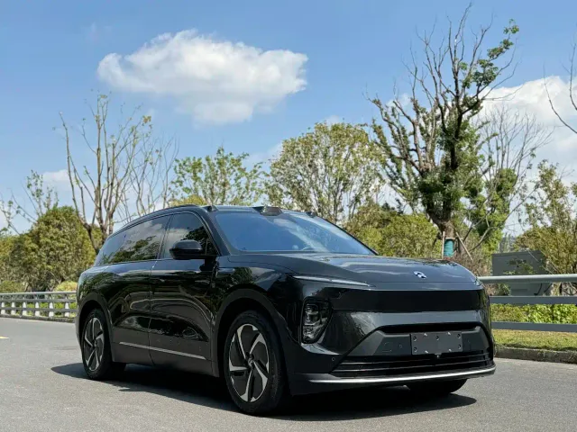 Nio ES8 — Фото автомобиля 3